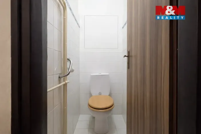 Prodej bytu 2+1, Praha, K louži, 46 m2