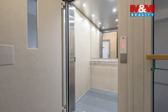 Prodej bytu 2+1, Praha, K louži, 46 m2