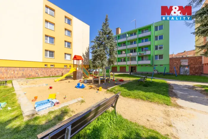 Prodej bytu 3+1, Pohořelice, nám. Svobody, 72 m2