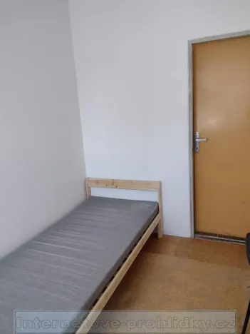 Pronájem pokoje, Praha - Kobylisy, Klapkova, 8 m2