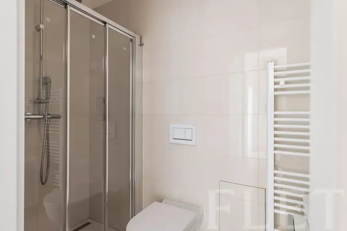 Pronájem bytu 2+kk, Praha - Libeň, Lihovarská, 43 m2