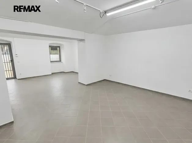 Prodej obchodního prostoru, Chýnice, Karlštejnská, 74 m2