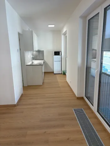 Pronájem bytu 1+kk, Praha - Hloubětín, Poděbradská, 42 m2