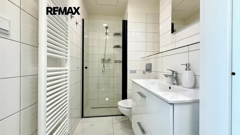 Pronájem bytu 1+kk, Praha - Vinohrady, Perucká, 25 m2