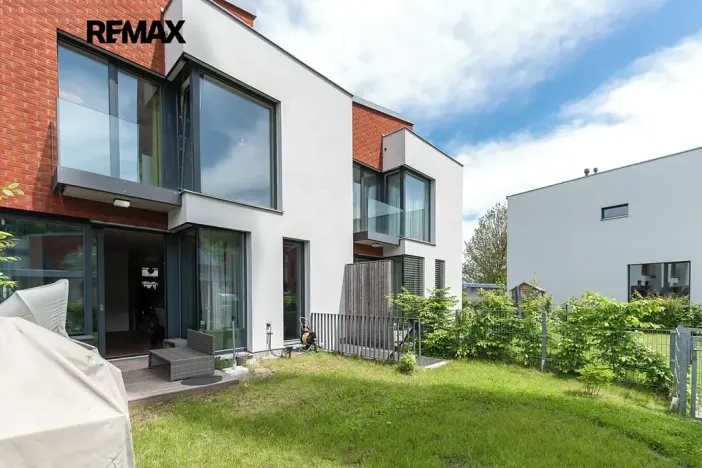 Pronájem rodinného domu, Praha - Dejvice, V Šáreckém údolí, 201 m2