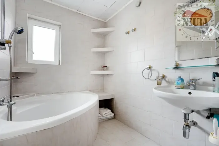 Prodej rodinného domu, Praha - Kbely, Benecká, 180 m2