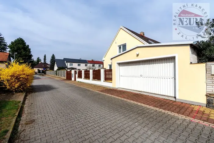 Prodej rodinného domu, Praha - Kbely, Benecká, 180 m2