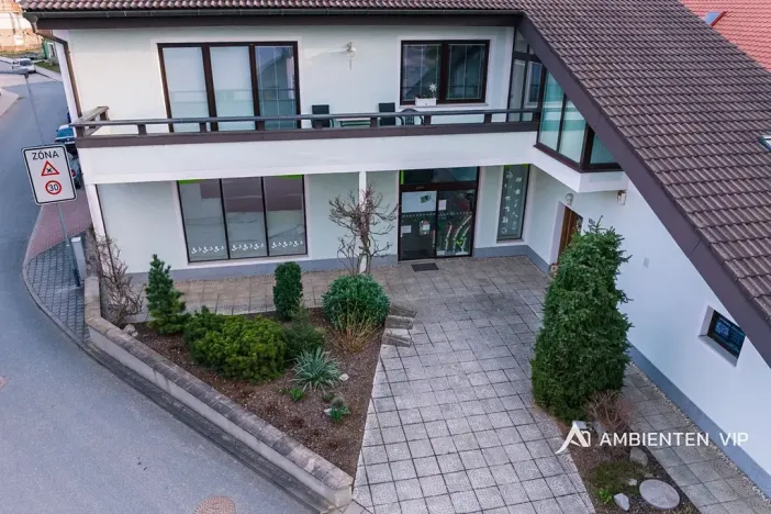 Pronájem obchodního prostoru, Pohořelice, nám. Svobody, 135 m2