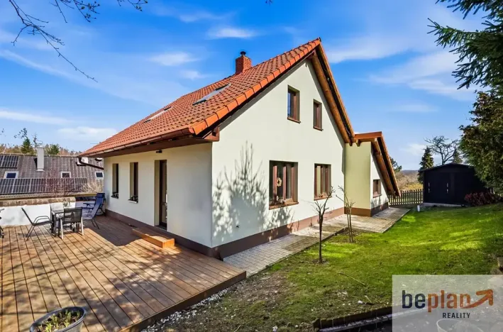 Prodej rodinného domu, Kamenice, Lomená, 161 m2