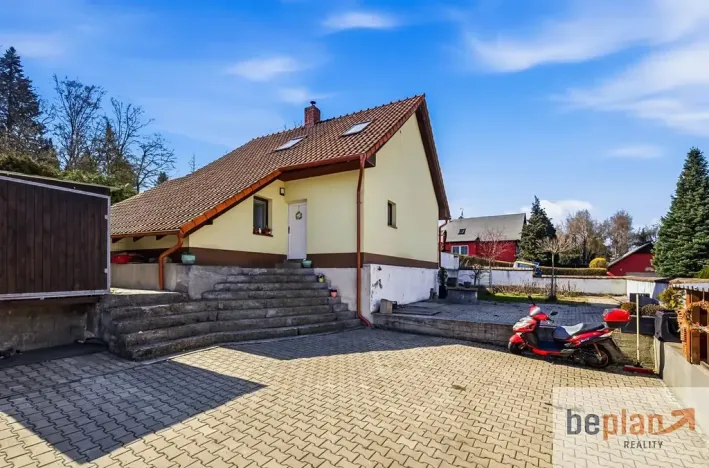 Prodej rodinného domu, Kamenice, Lomená, 161 m2