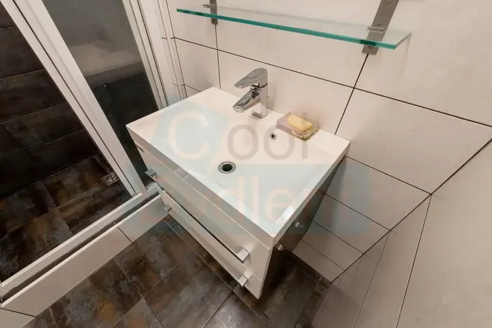 Prodej bytu 1+1, Praha - Troja, Krynická, 29 m2