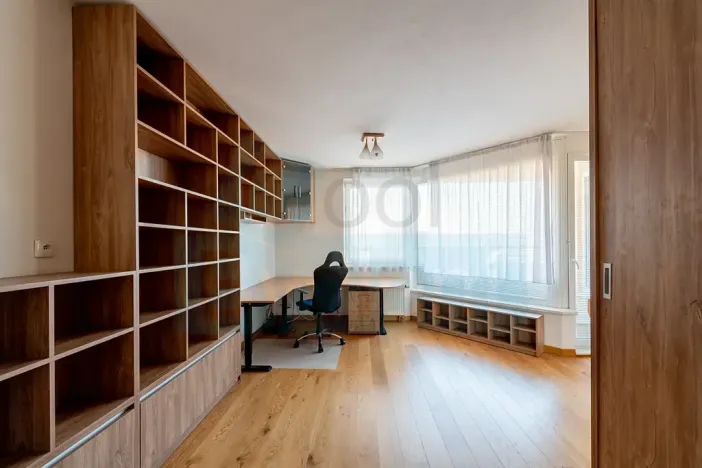 Prodej bytu 1+kk, Praha - Troja, Hnězdenská, 41 m2