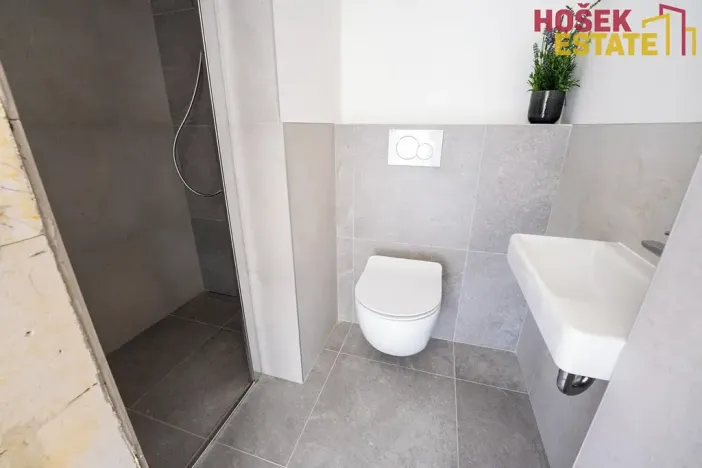 Prodej rodinného domu, Holubice, 197 m2