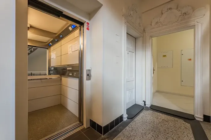 Pronájem bytu 1+kk, Praha - Holešovice, Šimáčkova, 26 m2