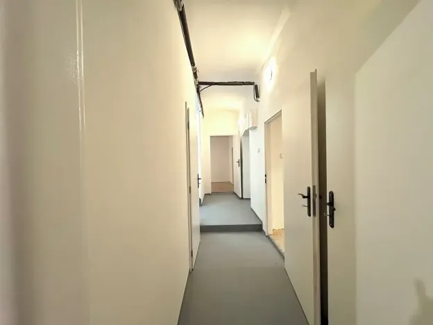 Pronájem kanceláře, Praha - Strašnice, Saratovská, 110 m2