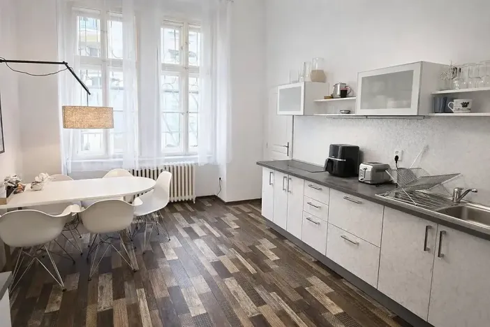 Pronájem kanceláře, Praha - Nové Město, Bolzanova, 80 m2