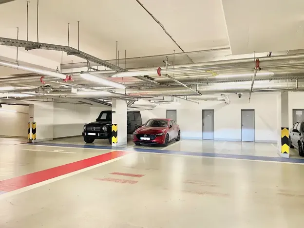 Pronájem garážového stání, Praha, 13 m2