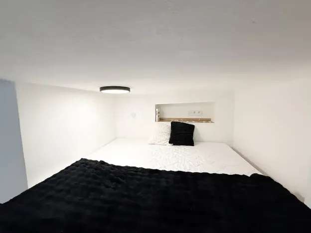 Pronájem bytu 1+kk, Praha - Vinohrady, Hradecká, 17 m2