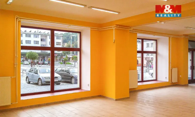 Pronájem obchodního prostoru, Jeseník, Masarykovo nám., 335 m2