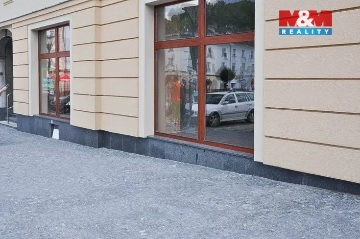 Pronájem obchodního prostoru, Jeseník, Masarykovo nám., 335 m2