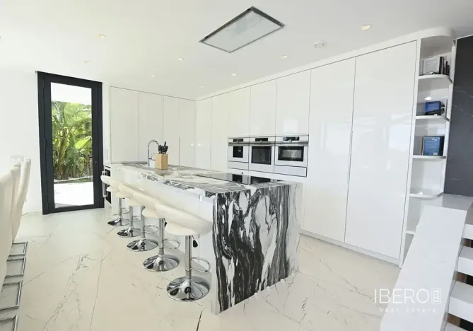 Prodej rodinného domu, Calp, Španělsko, 426 m2