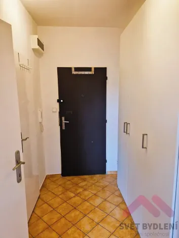 Pronájem bytu 1+kk, Praha - Nusle, Sevřená, 26 m2