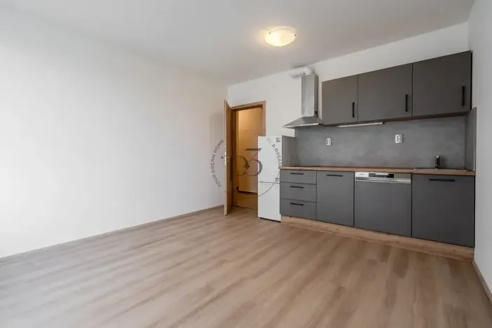 Pronájem bytu 2+kk, Praha - Prosek, Čakovická, 43 m2