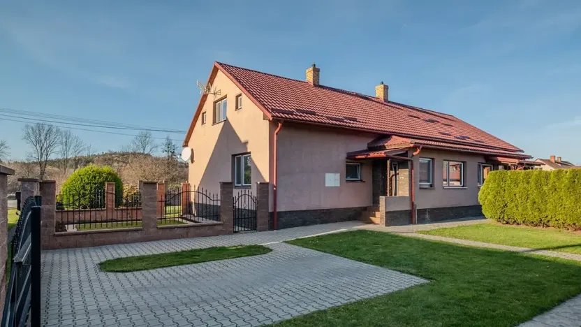 Prodej rodinného domu, Pržno, 197 m2