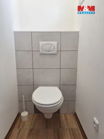 Pronájem obchodního prostoru, Rostoklaty - Nová Ves II, 16 m2