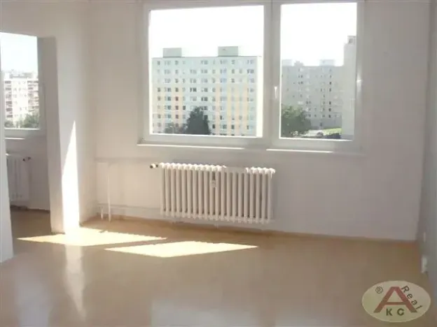 Pronájem bytu 1+kk, Praha - Háje, Hekrova, 30 m2
