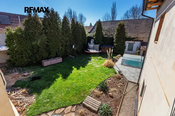 Prodej rodinného domu, Černuc, 330 m2