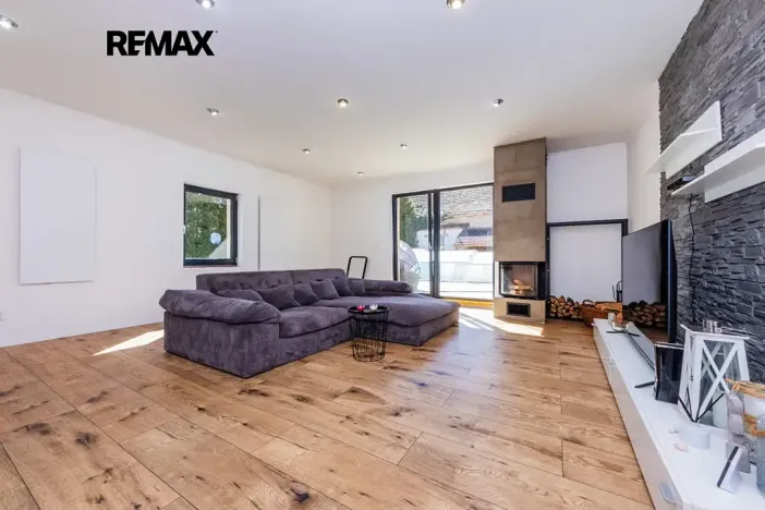 Prodej rodinného domu, Černuc, 330 m2