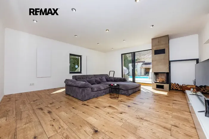 Prodej rodinného domu, Černuc, 330 m2