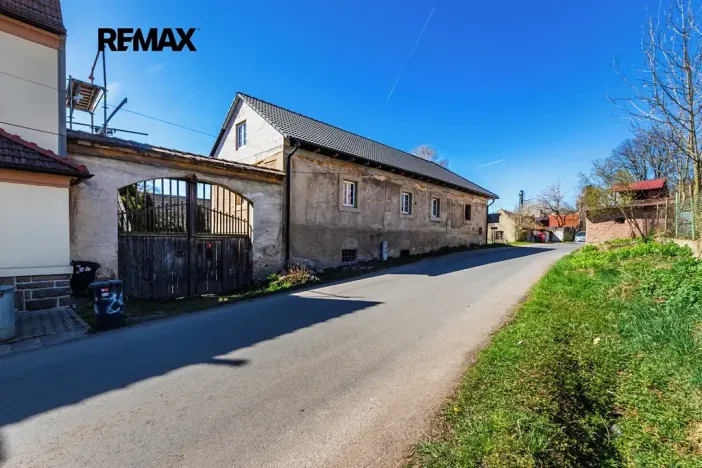 Prodej rodinného domu, Černuc, 330 m2