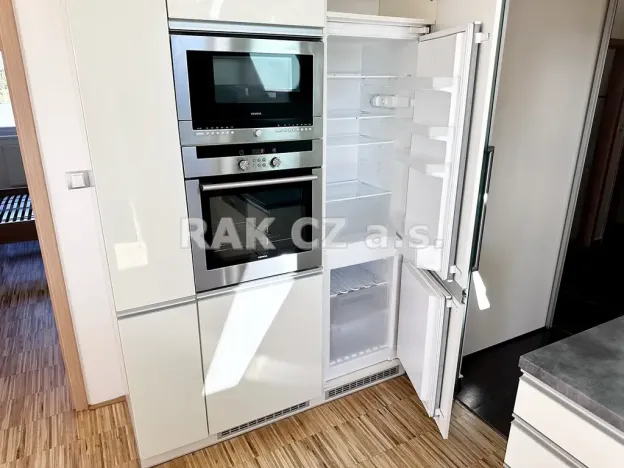 Prodej bytu 3+kk, Šestajovice, Revoluční, 74 m2