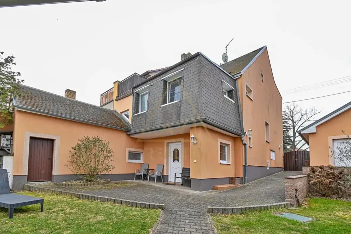 Prodej rodinného domu, Hřebeč, nám. Draha, 150 m2