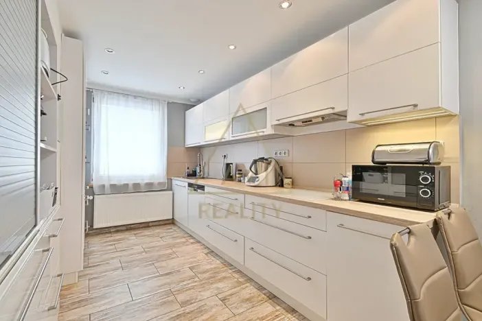 Prodej rodinného domu, Hřebeč, nám. Draha, 150 m2