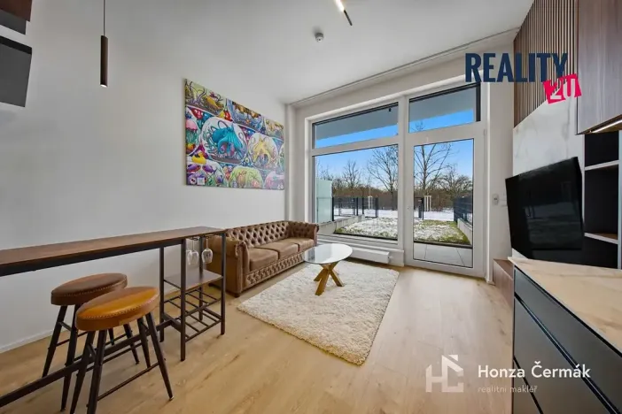 Pronájem bytu 1+kk, Brno, třída Generála Píky, 42 m2