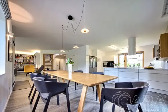 Prodej rodinného domu, Babice, Lomená, 293 m2