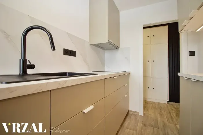 Prodej bytu 3+1, Plzeň, Železničářská, 76 m2