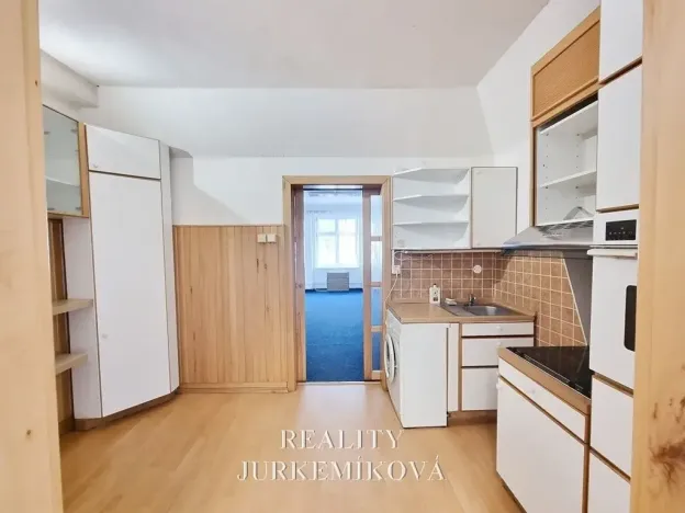 Pronájem bytu 3+1, České Budějovice, tř. Čsl. legií, 70 m2