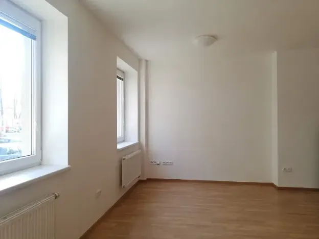 Pronájem bytu 1+kk, Praha - Vršovice, Karpatská, 38 m2