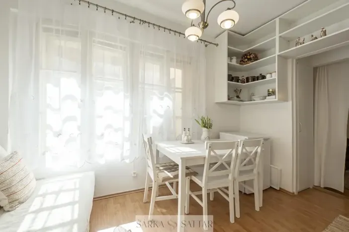 Pronájem bytu 1+kk, Praha - Staré Město, Husova, 29 m2