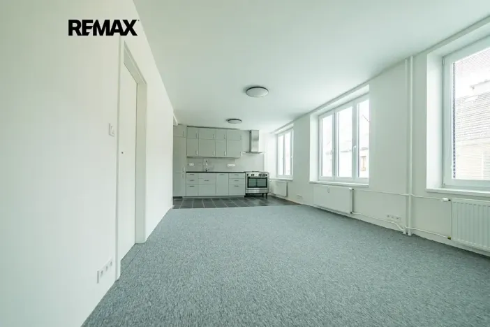 Pronájem bytu 2+kk, Jindřichův Hradec, Tovární, 61 m2