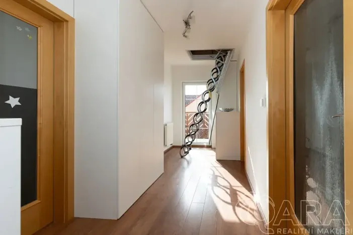 Prodej rodinného domu, Dolní Břežany, K Písnici, 136 m2