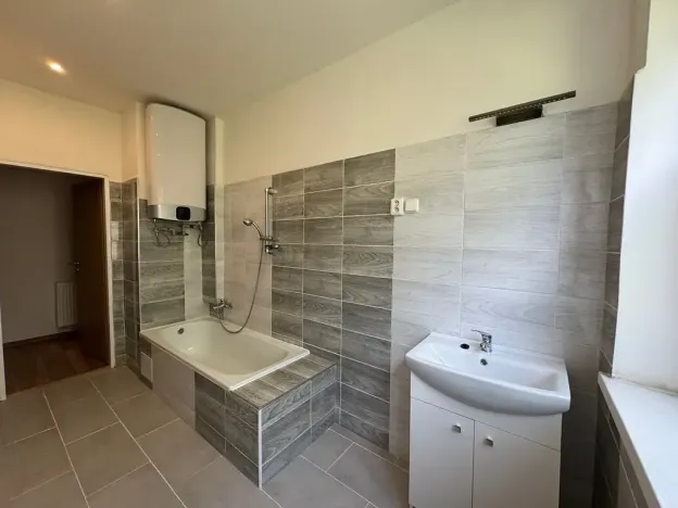 Prodej bytu 2+1, Frýdek-Místek, Míru, 81 m2