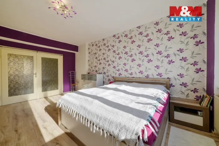 Prodej bytu 3+1, Cheb, Valdštejnova, 86 m2