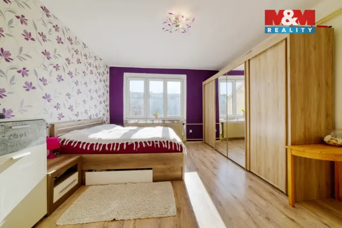 Prodej bytu 3+1, Cheb, Valdštejnova, 86 m2