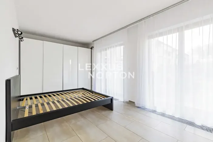 Pronájem bytu 1+kk, Praha - Bubeneč, Mlýnská, 37 m2