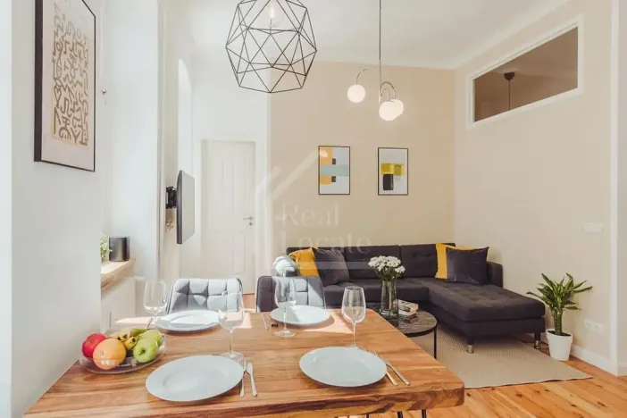 Pronájem bytu 2+kk, Praha, Pernerova, 59 m2